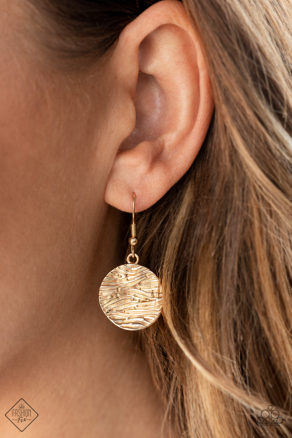 Circulating Shimmer - Gold, Necklace